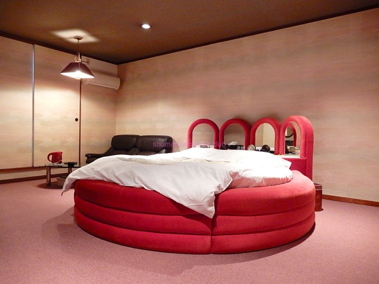 景流苑　円形ベッド